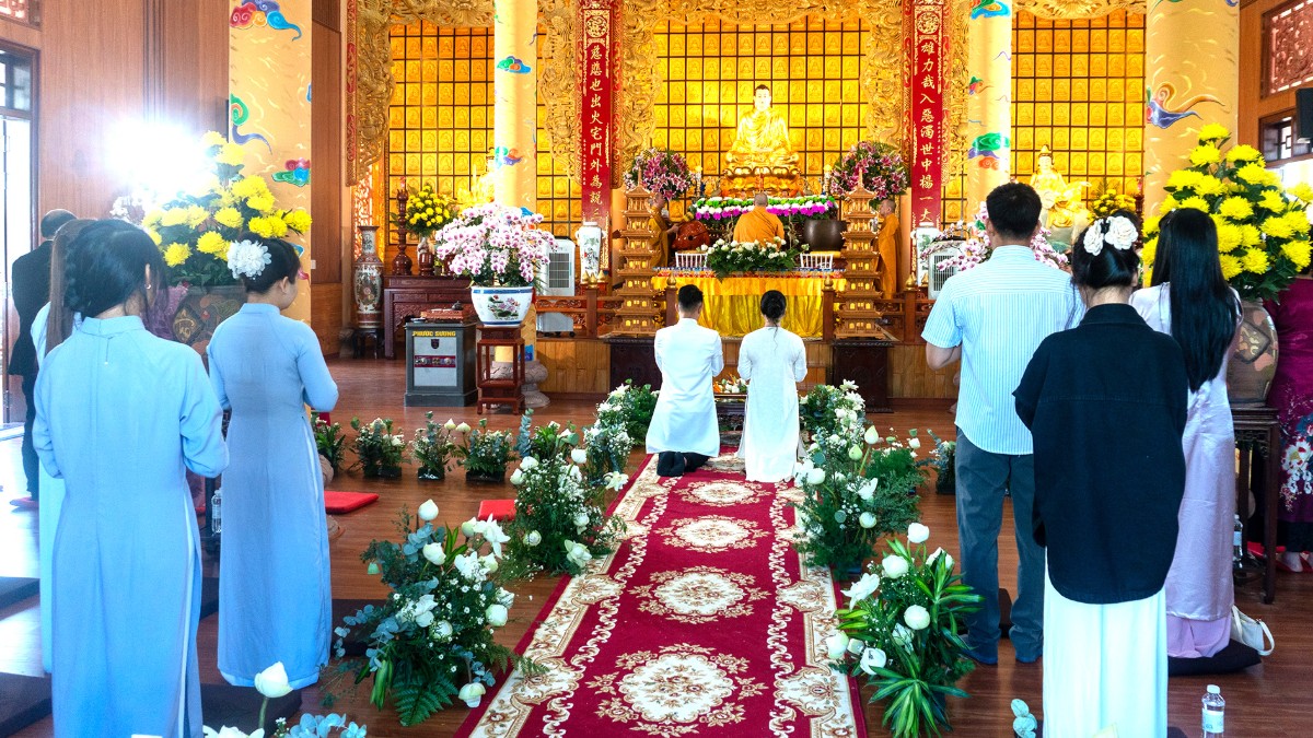 Lễ hằng thuận chùa Huệ Hương Kon Tum của Nguyễn Gia Vĩ và Nguyễn Thị Lệ Hằng