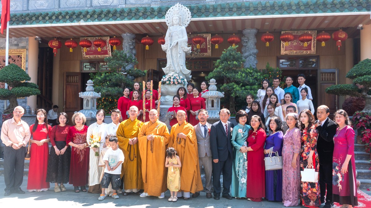 Lễ hằng thuận chùa Huệ Hương Kon Tum của Nguyễn Gia Vĩ và Nguyễn Thị Lệ Hằng