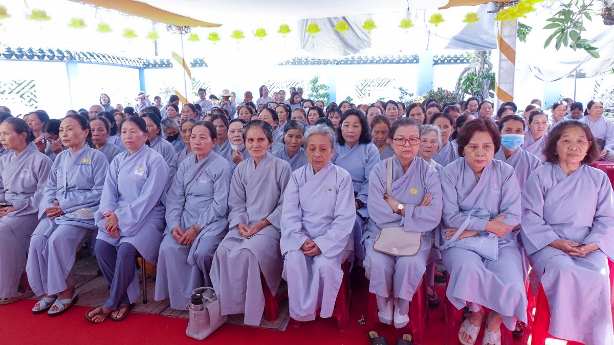 Phật tử tham dự lễ tổ Kiều Đàm Di