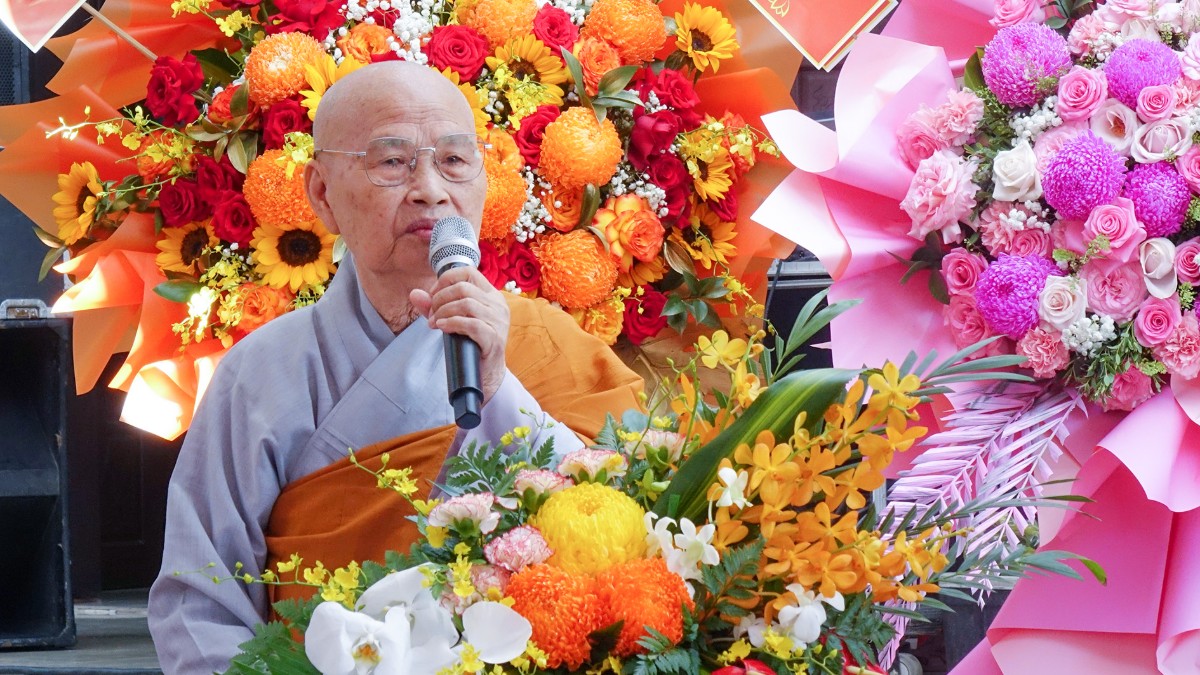  Ni trưởng Thích Nữ Hạnh Ngọc ban huấn từ 