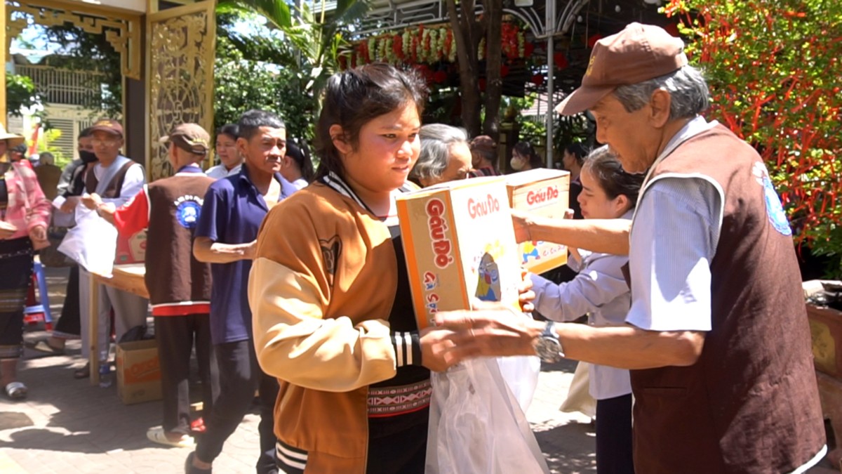 Chương trình trao quà tại Tịnh xá Ngọc Hạnh