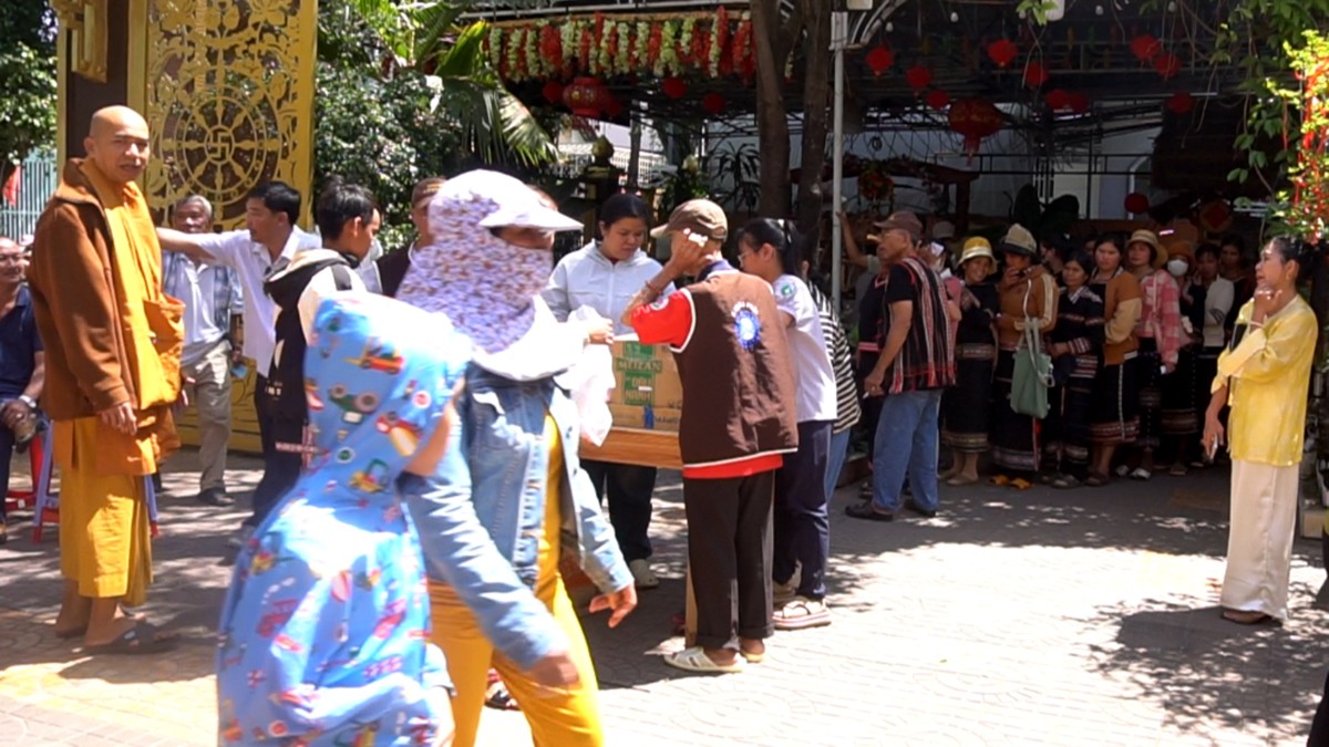 Chương trình trao quà tại Tịnh xá Ngọc Hạnh