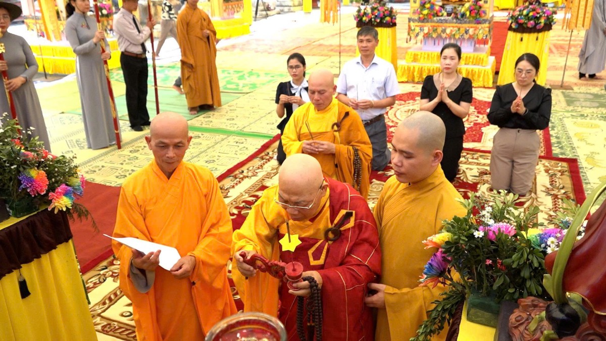 Cảnh lễ khai kinh tại chùa Khánh Lâm Quảng Ngãi