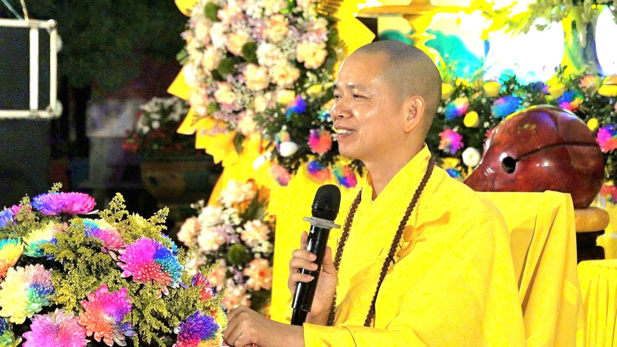 Thượng tọa Thích Hạnh Phước thuyết giảng