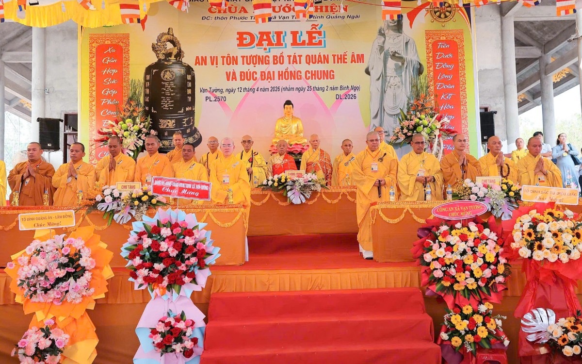 Chư Tôn đức chứng minh buổi lễ