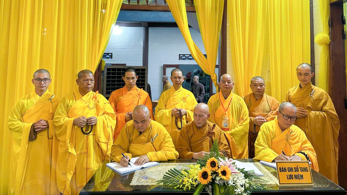 Thượng tọa Thích Nhuận Bảo ký sổ tang