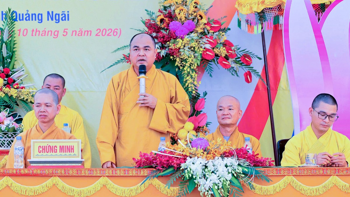 Thượng tọa Thích Nhuận Pháp ban huấn từ tại buổi lễ