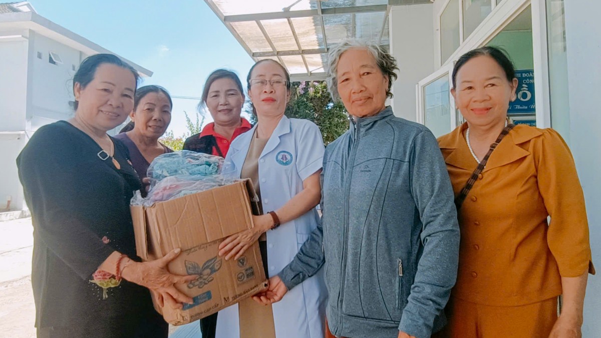 Hoạt động thiện nguyện mùa Phật đản tại Đăk Hà