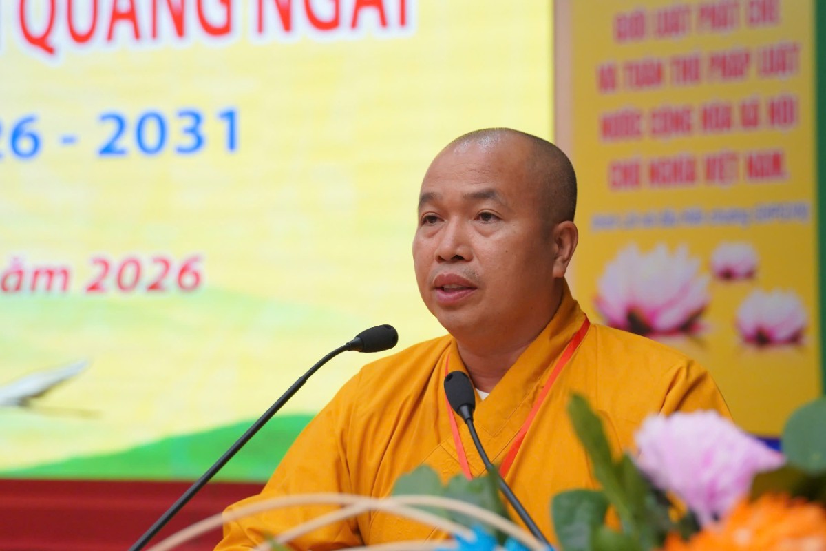 Chư Tôn đức trình bày tham luận tại Đại hội