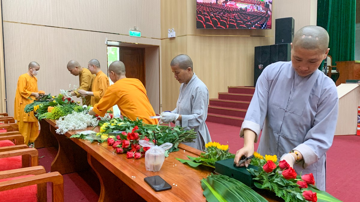 Công tác trang trí và khánh tiết Đại hội Phật giáo tỉnh Quảng Ngãi