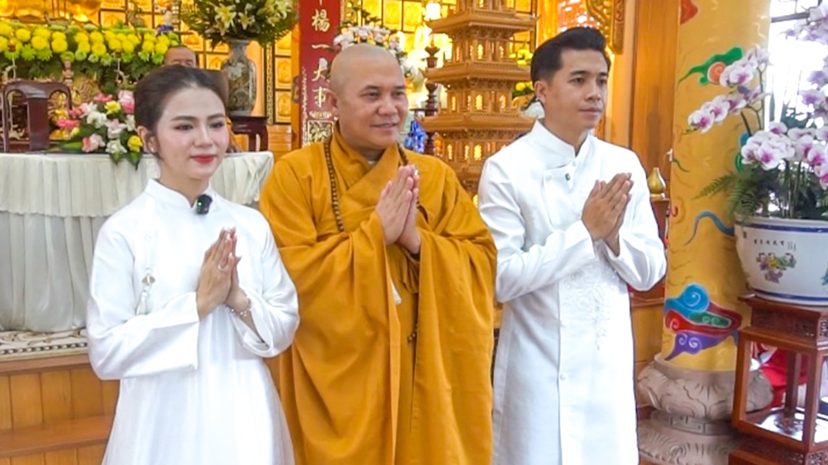 Hình ảnh lưu niệm lễ hằng thuận tại chùa Huệ Hương