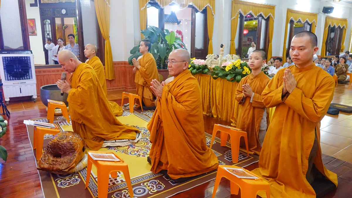 Nghi thức tụng kinh Khánh đản tại Tịnh xá Ngọc Hạnh
