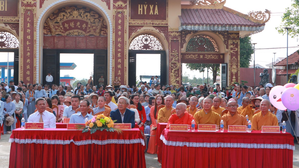 Chư Tăng tham dự lễ Giỗ Tổ Hùng Vương