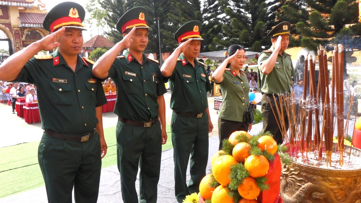 Nghi thức dâng hương Giỗ Tổ Hùng Vương