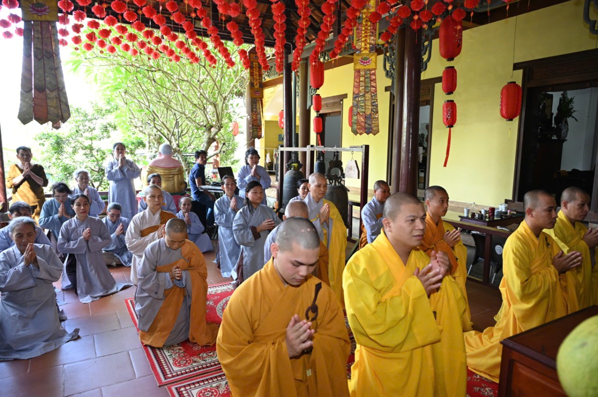 Đông đảo Phật tử tham dự lễ húy nhật tại chùa Kim Lăng