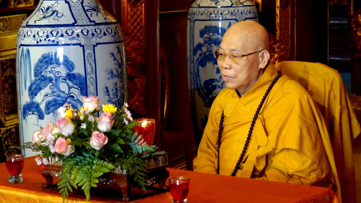 Hòa thượng Thích Quảng Xả chứng minh lễ An cư kiết hạ