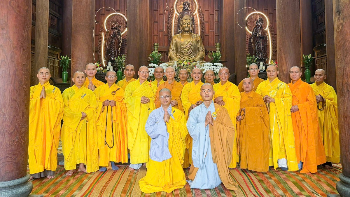 Nghi thức kiết giới trường hạ tại chùa Từ Quang
