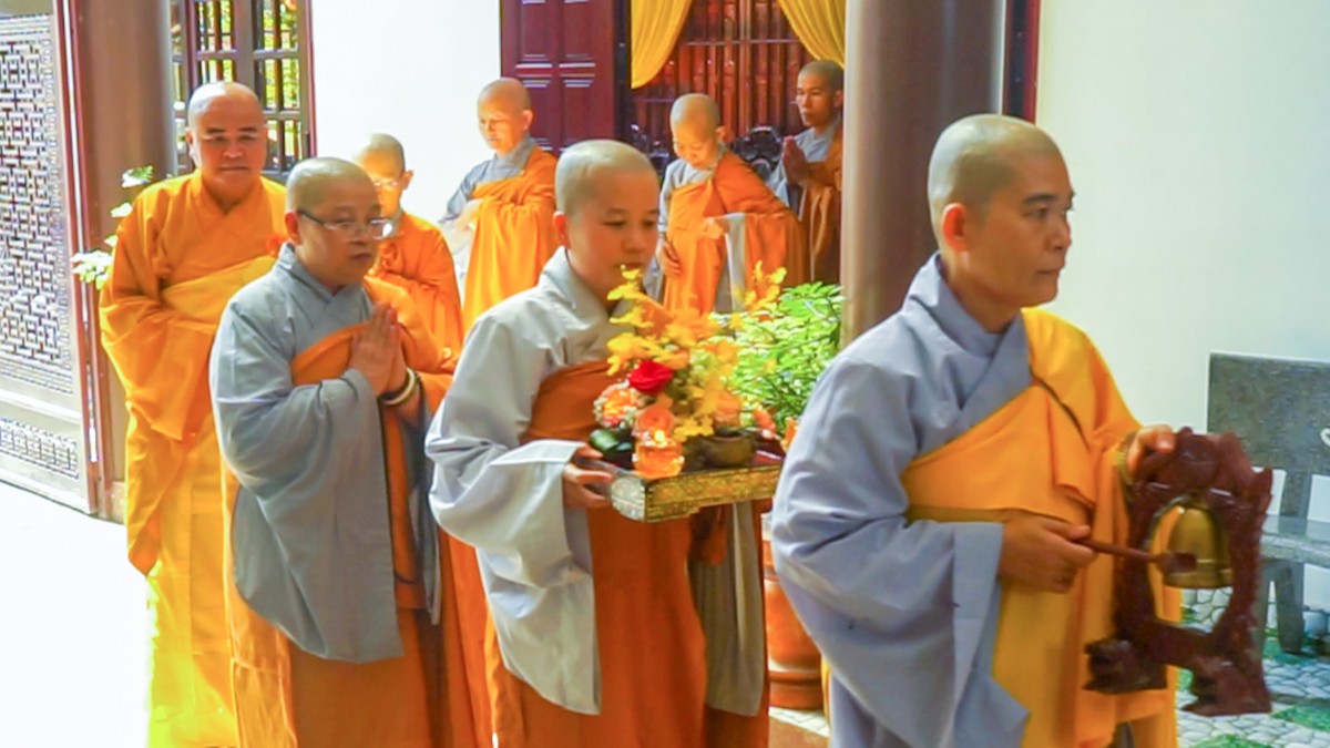 Thượng tọa Thích Nhuận Pháp thăm hạ trường Ni giới chùa Pháp Hoa
