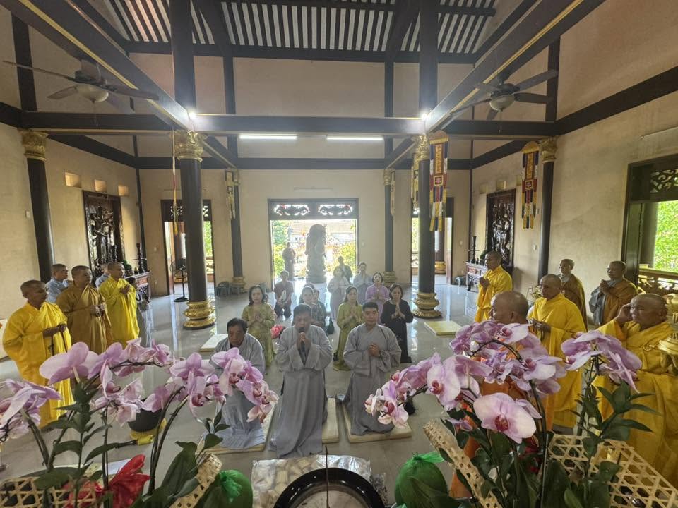 Phật tử chùa Phước Duyên tác bạch cúng dường trường hạ Kim Long