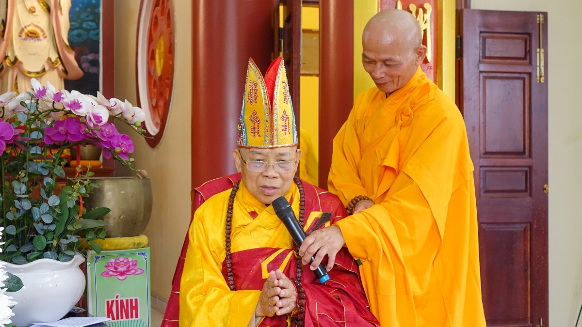 Chư Tôn đức chứng minh Đại lễ Phật đản tại chùa Huệ Quang