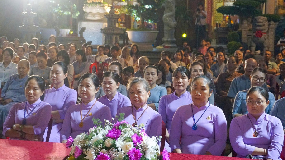 Chùa Huệ Hương tổ chức pháp thoại mùa Phật đản