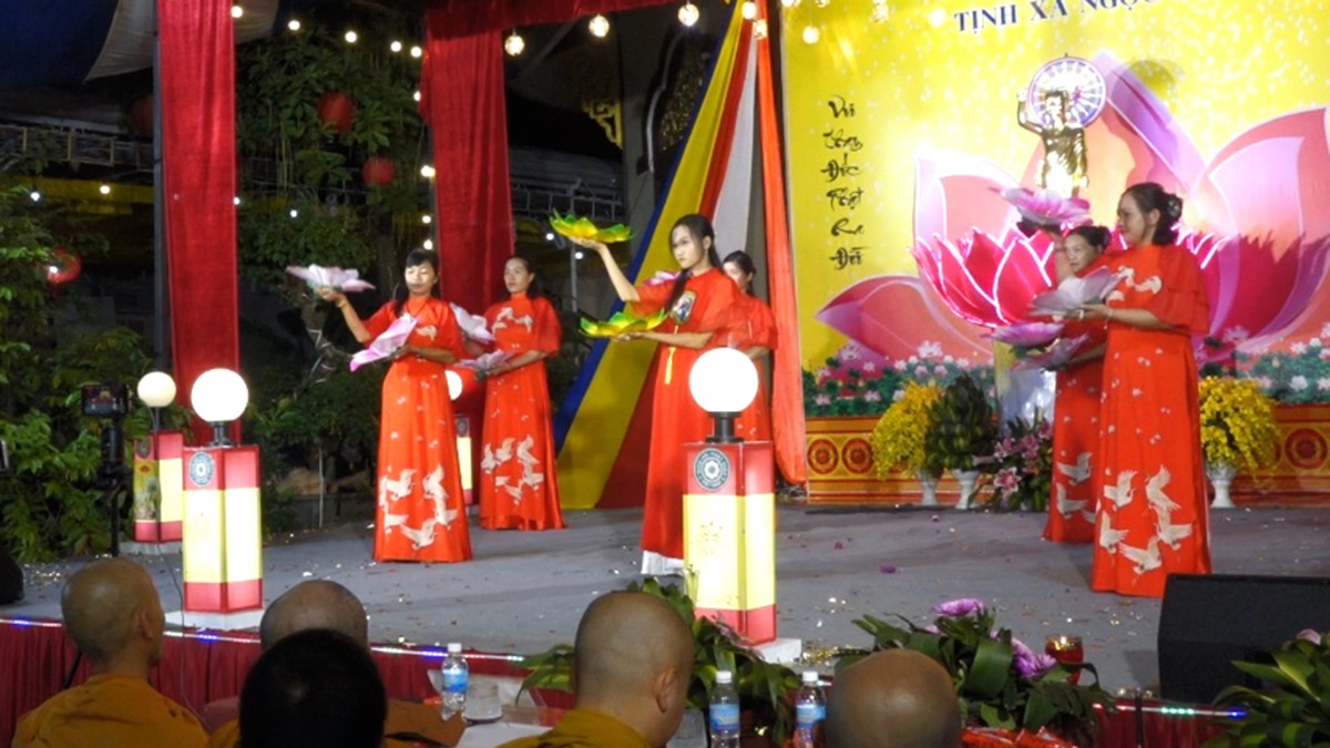 Các tiết mục văn nghệ cúng dường Đại lễ Phật đản