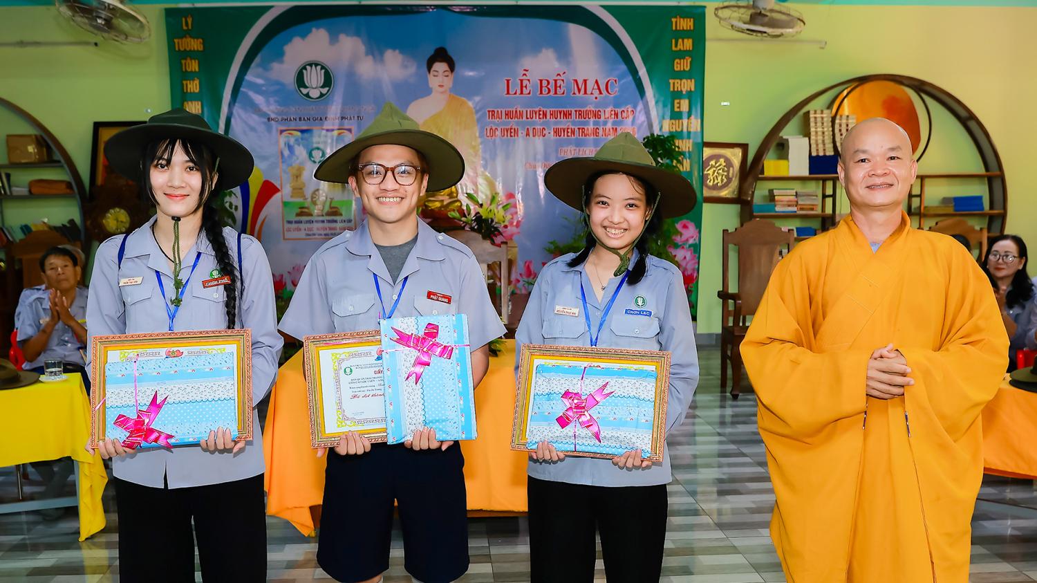 Tuyên dương trại sinh xuất sắc Liên trại Huấn luyện GĐPT Quảng Ngãi