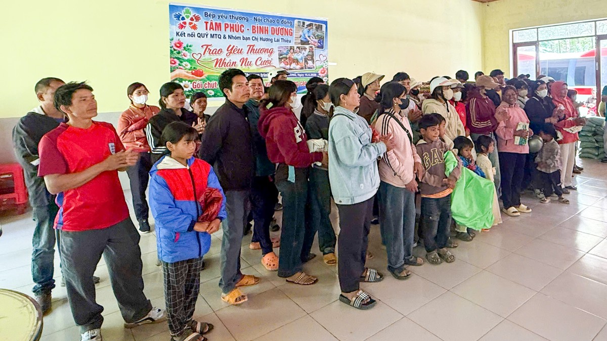 Chương trình trao quà từ thiện tại chùa Khánh Lâm