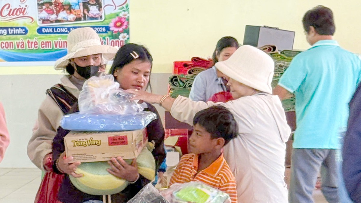 Chùa Khánh Lâm trao quà từ thiện tại Măng Đen