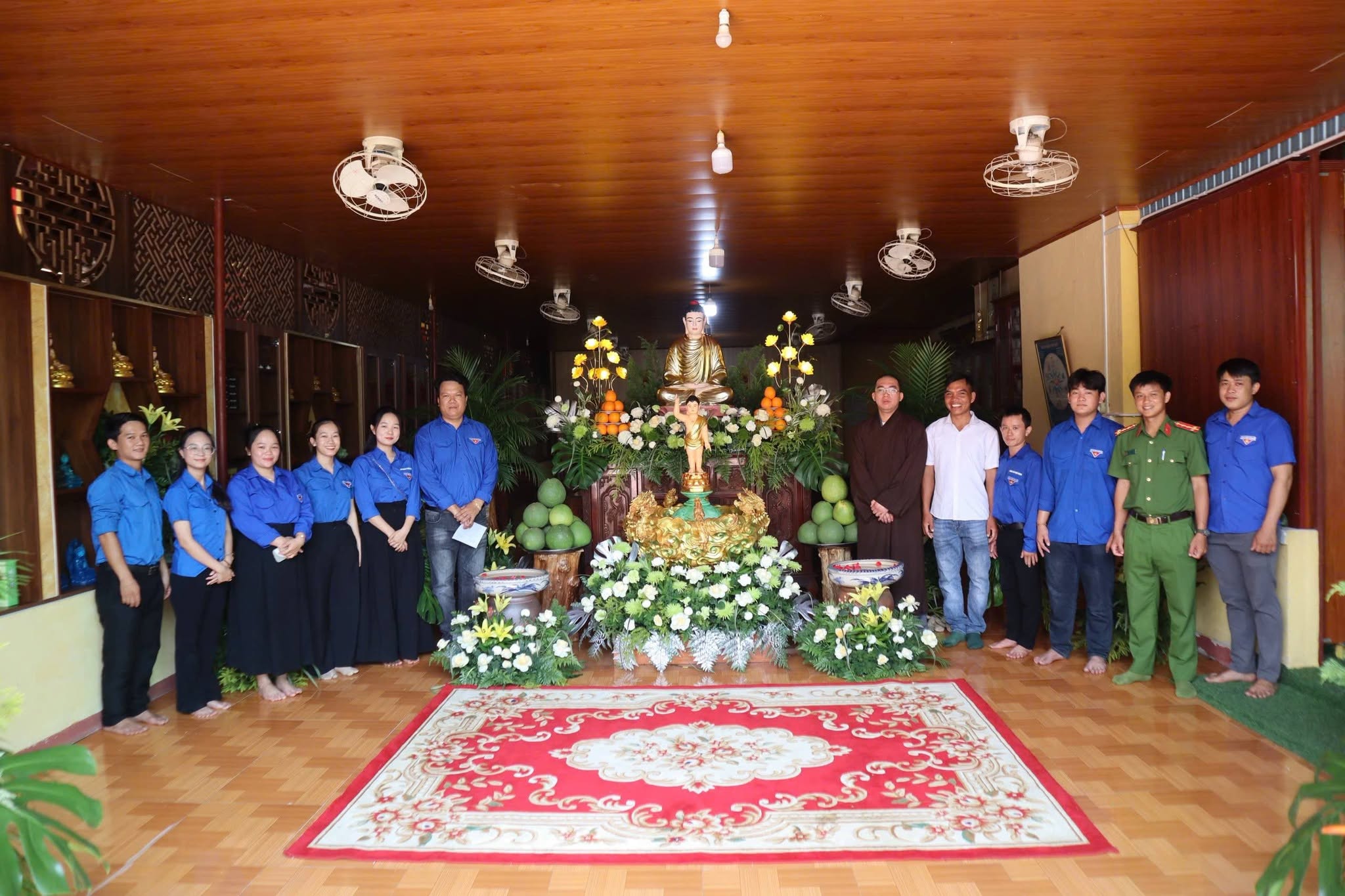 Đoàn xã Nguyễn Nghiêm thăm Chùa Long An nhân Đại lễ Phật đản PL2570