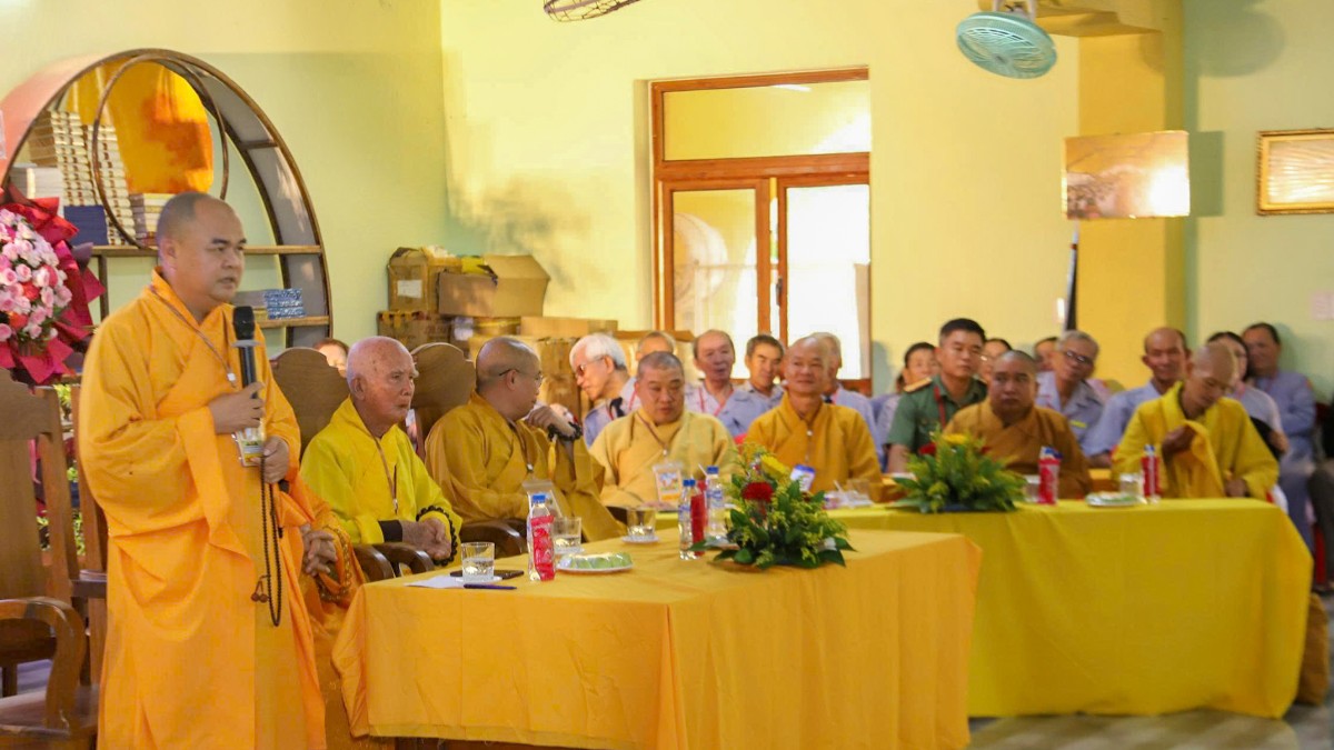 Thượng tọa Thích Nhuận Pháp ban đạo từ