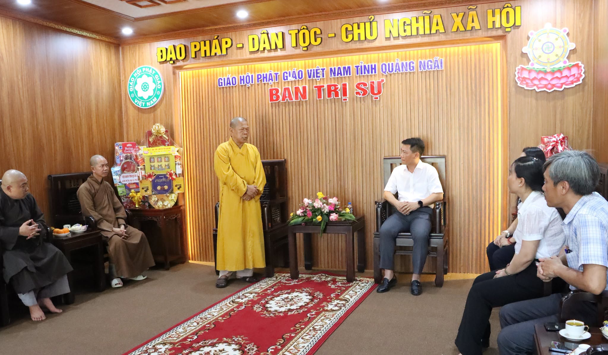Thượng tọa Thích Tâm Lạc phát biểu tại buổi tiếp đoàn phường Nghĩa Lộ