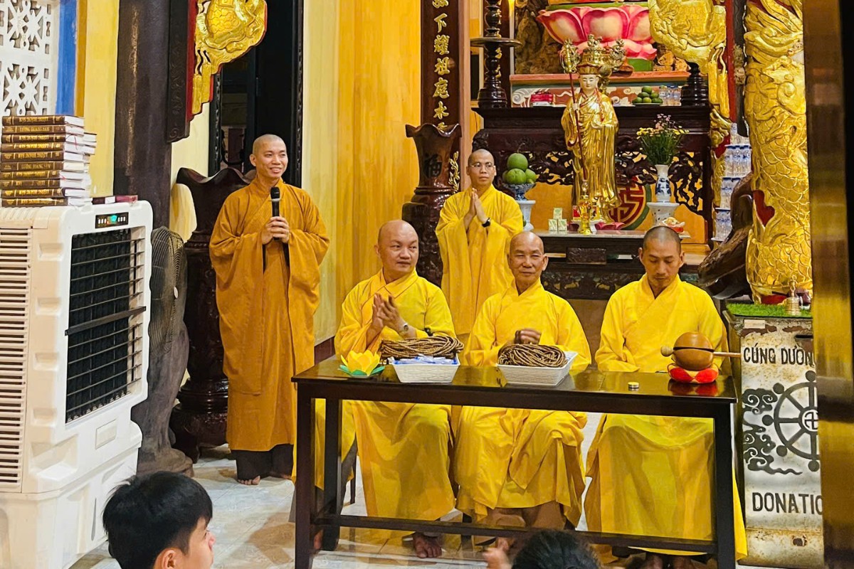 Chư Tăng trường hạ Tổ đình Thiên Ấn cầu nguyện mùa thi năm 2026