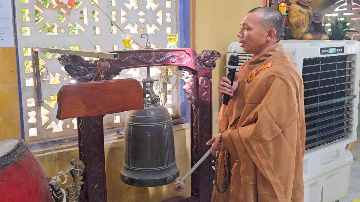 Nghi thức khai chuông bản tại Tổ đình Thiên Ấn