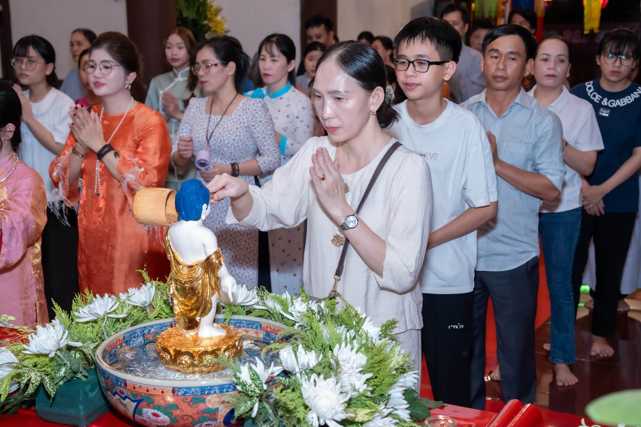 Không khí trang nghiêm tại lễ Tắm Phật chùa Từ Nghiêm